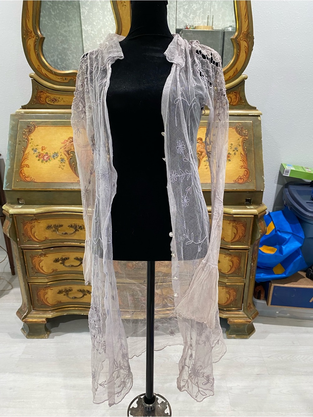 Beautiful lilac entailed all lace maxi duster with pearlized buttons